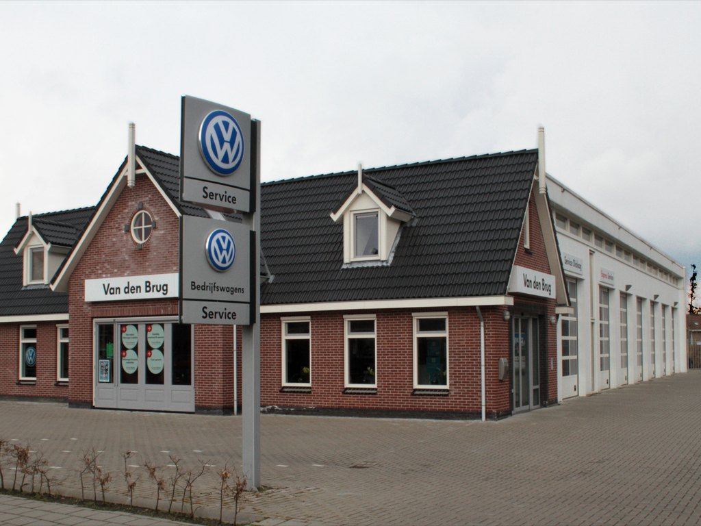 Nieuwbouw bedrijfspand Autoland Van den Brug 11