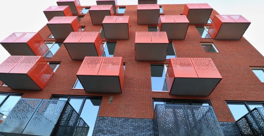 Twee woontorens van 34 appartementen De Velden 13