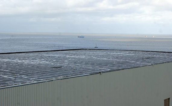 Vernieuwd dak Damen Shipyards in Harlingen
